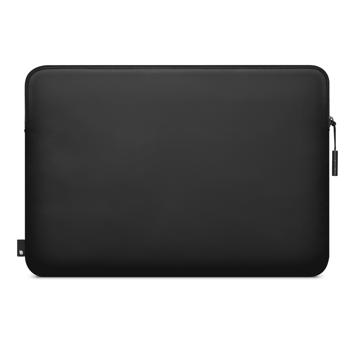 جراب Incase Compact المصنوع من النايلون المقاوم للعوامل الجوية لأجهزة MacBook Pro مقاس 15 و 16 بوصة - أسود