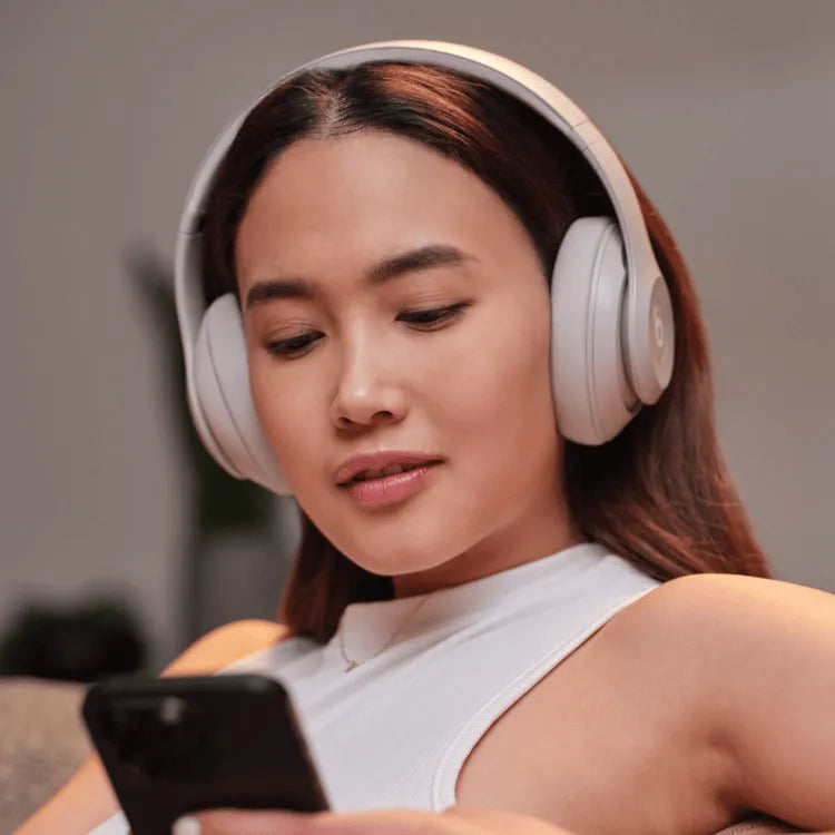 Beats Studio Pro Wireless Headphones - Sandstone tradeline 8
