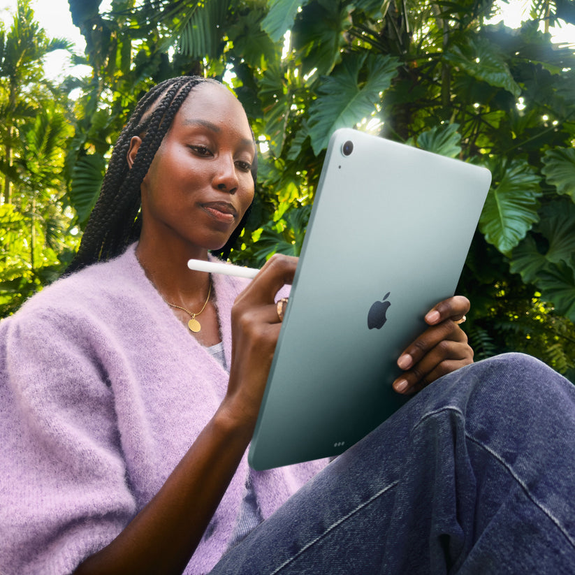 iPad_Air_11_Air_M4_Wifi_Blue_PDP_Image_Position_8__en-ME