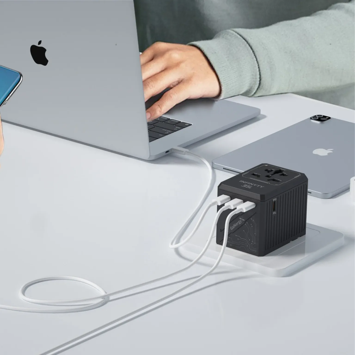 infyty ATLAS-35 Universal Travel Adapter Power Delivery 35W - Black