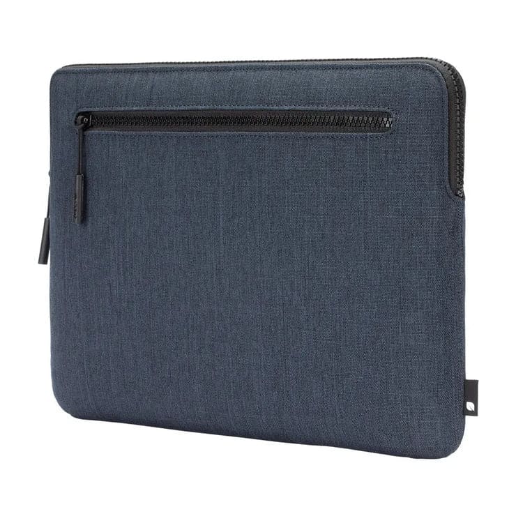 جراب Incase Compact من خامة Woolenex لأجهزة MacBook Pro مقاس 16 بوصة (2019-2024) - كحلي